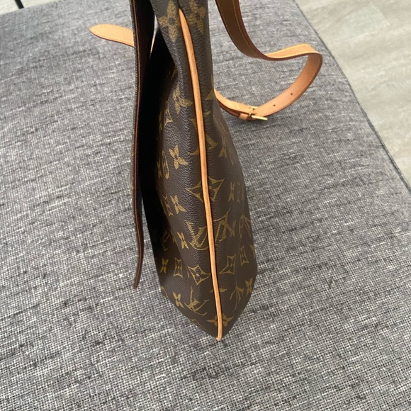 Vintage Louis Vuitton crossbody purse. - Picture 4 of 7